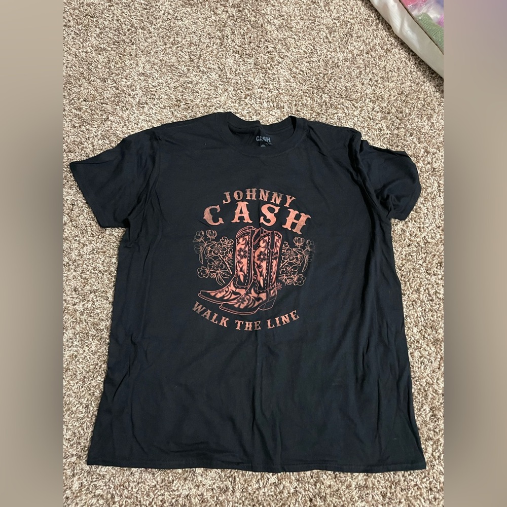 Graphic tee